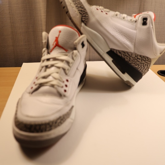 Athletic_Shoes